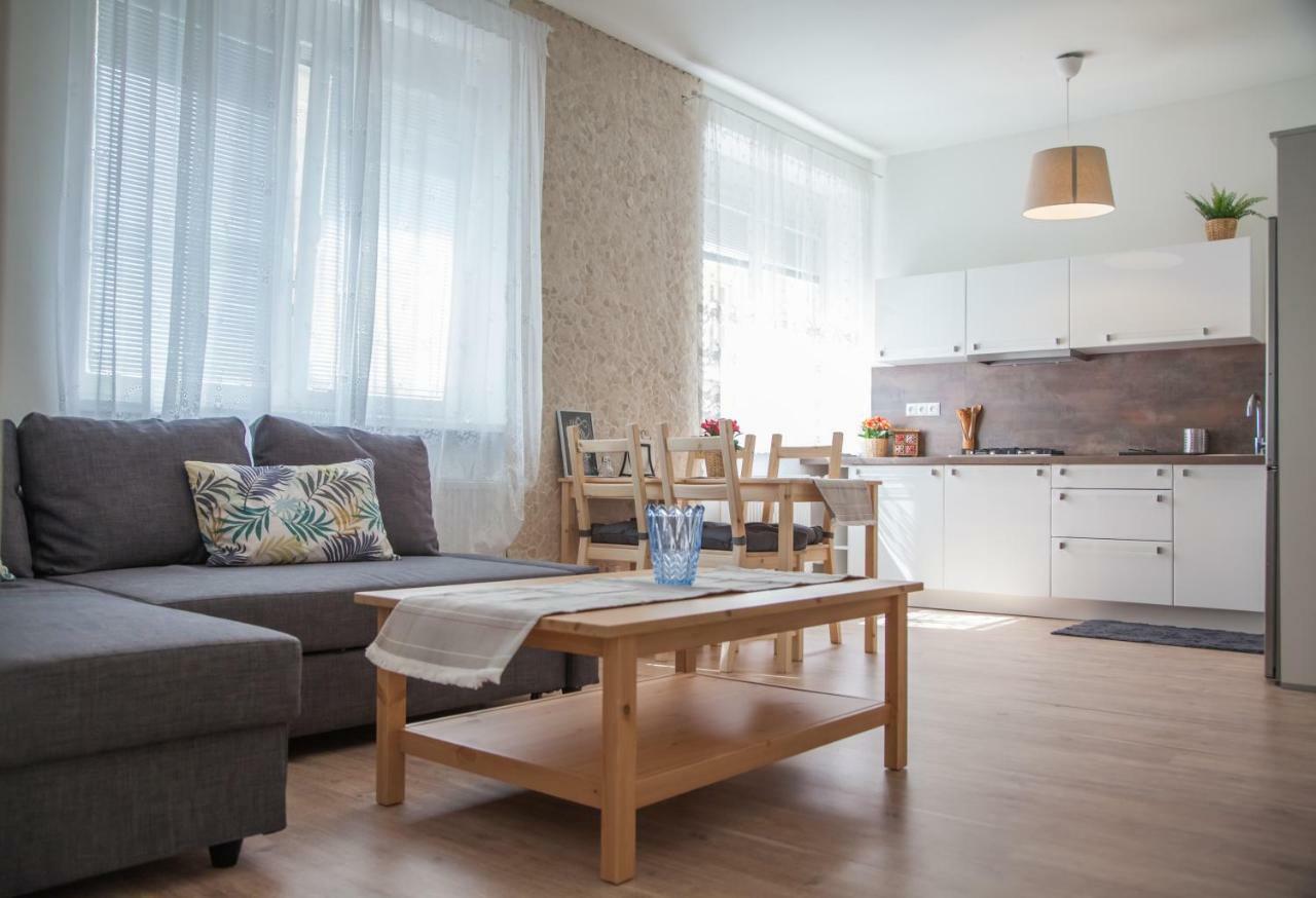 Downtown Pedestrian Zone Apartment Bratislava Exterior foto
