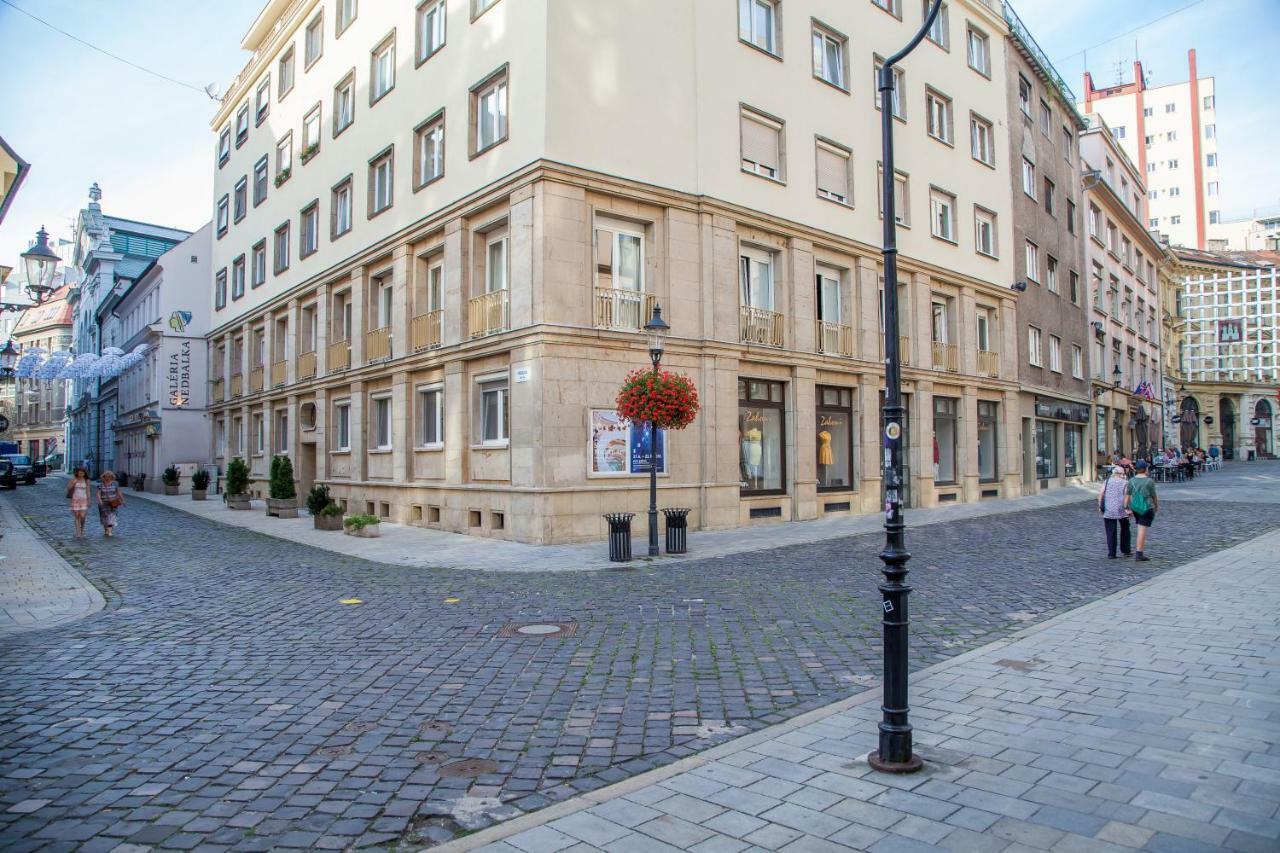 Downtown Pedestrian Zone Apartment Bratislava Exterior foto